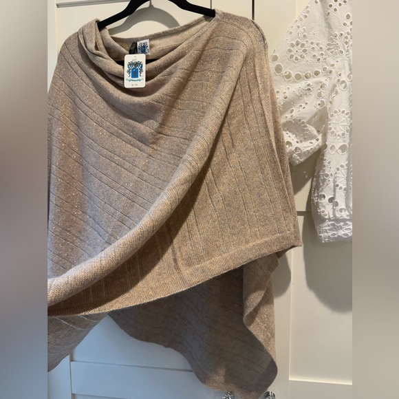 New! 🐑 Portolano Lambswool Poncho (NWT)
Asymmetric Poncho Top   Tan OS - Picture 2 of 4